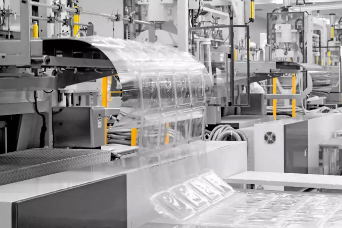 フードパックの進化を支える、South Plastic(南部化成)のOEM/ODM製造現場。